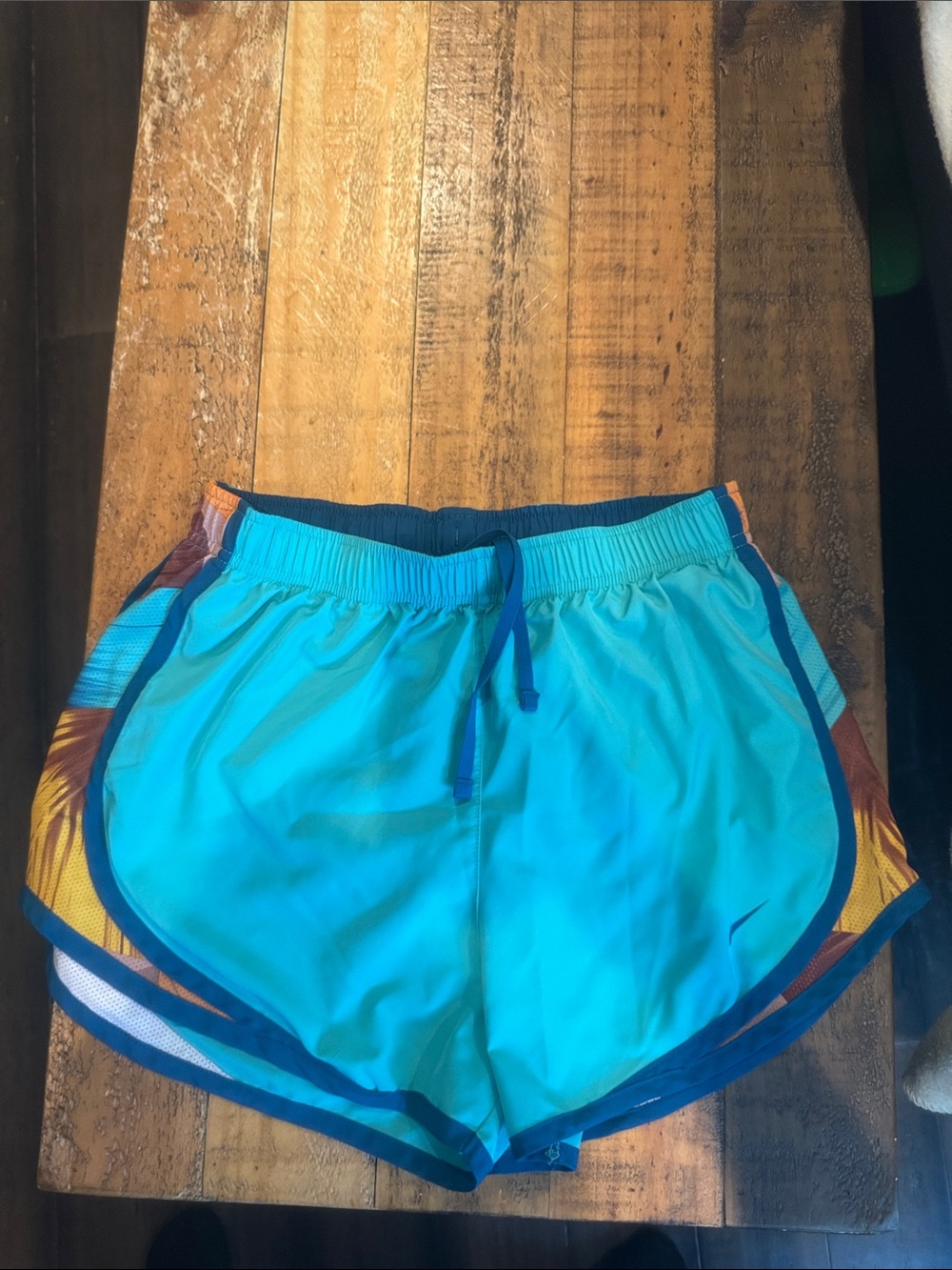 Nike Women's Teal Athletic Shorts tropical print lined running small